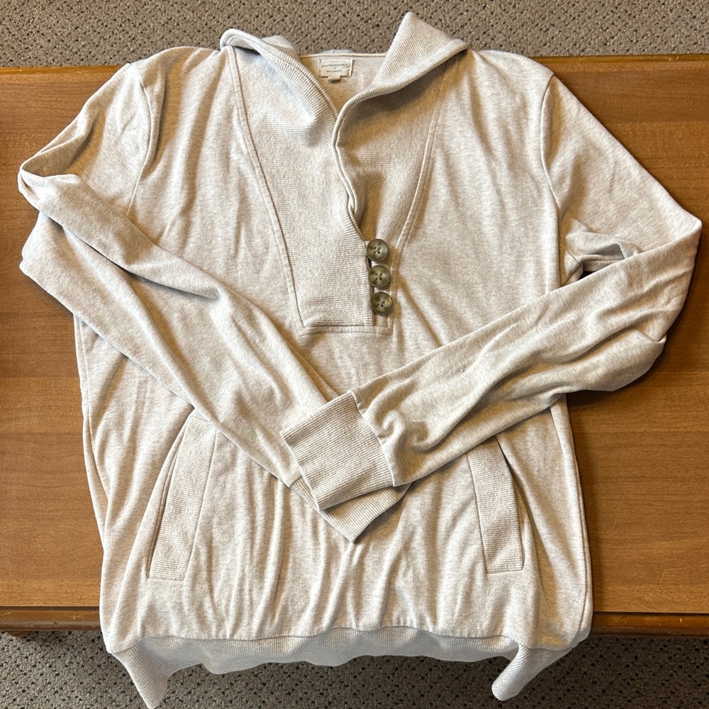 Banana Republic Women’s Size Medium Cream Three Button Cardigan